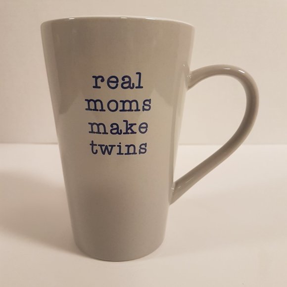 Set of 2 Vintage Mugs "Real Moms Make Twins" and Dr. Seuss Thing 1 and Thing 2 - Picture 2 of 16